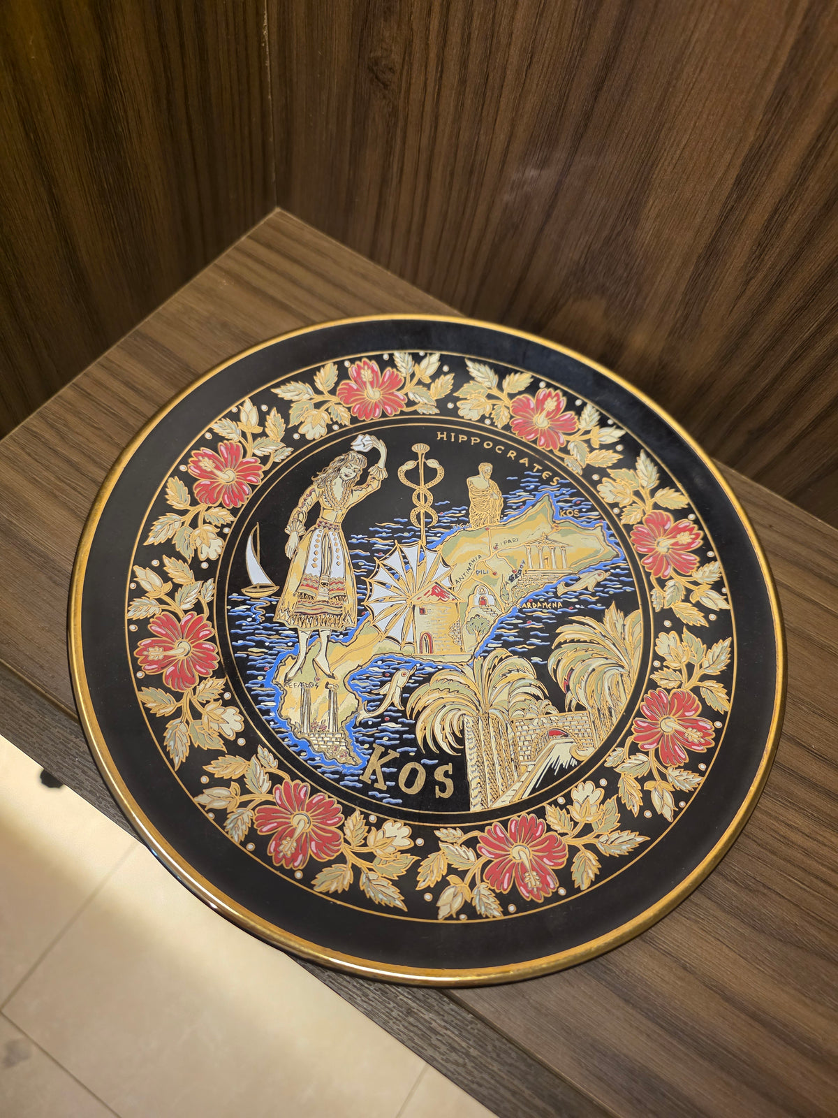 Vintage Ibiscus Ceramics Hand Made 24K Gold Greek Souvenir Plate – Island of Kos & Hippocrates (24 cm)