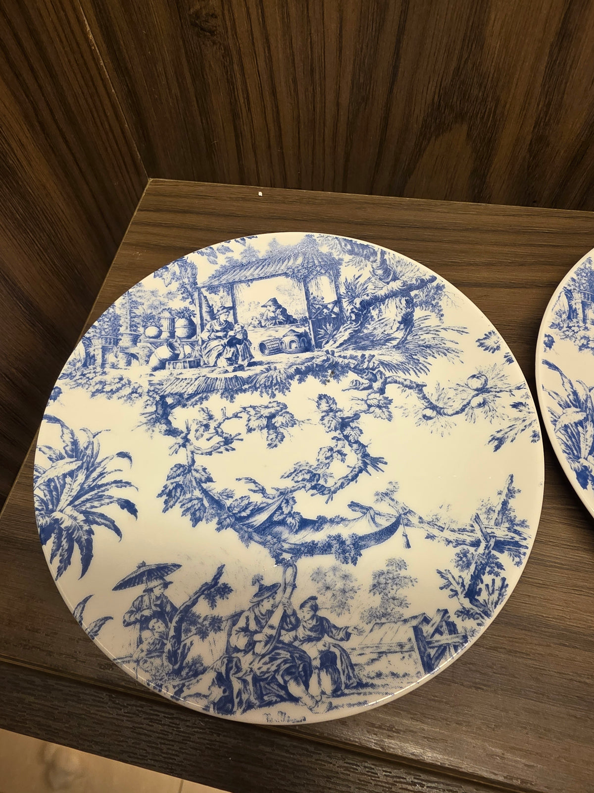 Oriental Elegance – Bleu Blanc Scenic Wall Plates