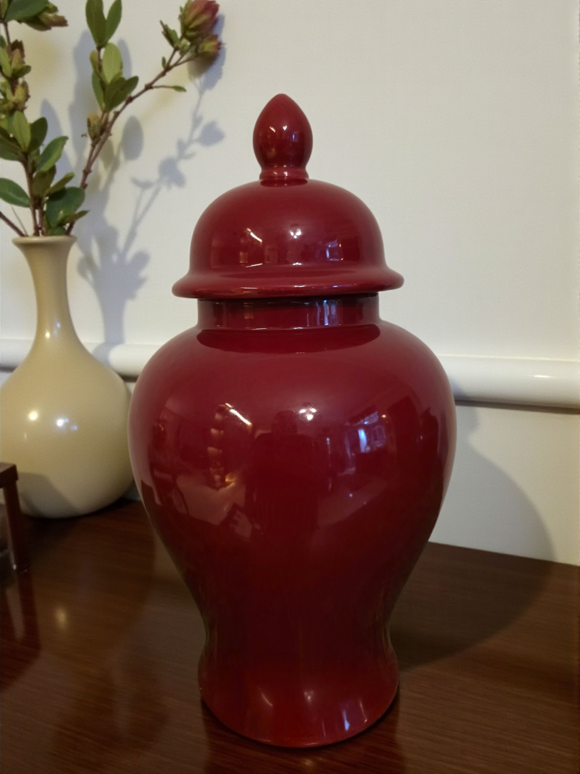 Glazed ceramic Red ginger jar