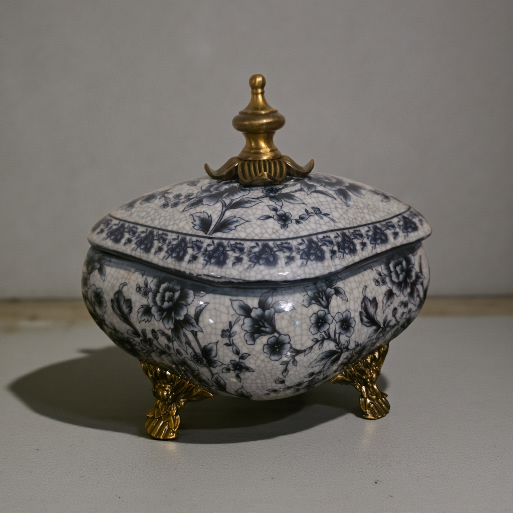 Bleu Blanc Crackle ceramic Bonbonniere