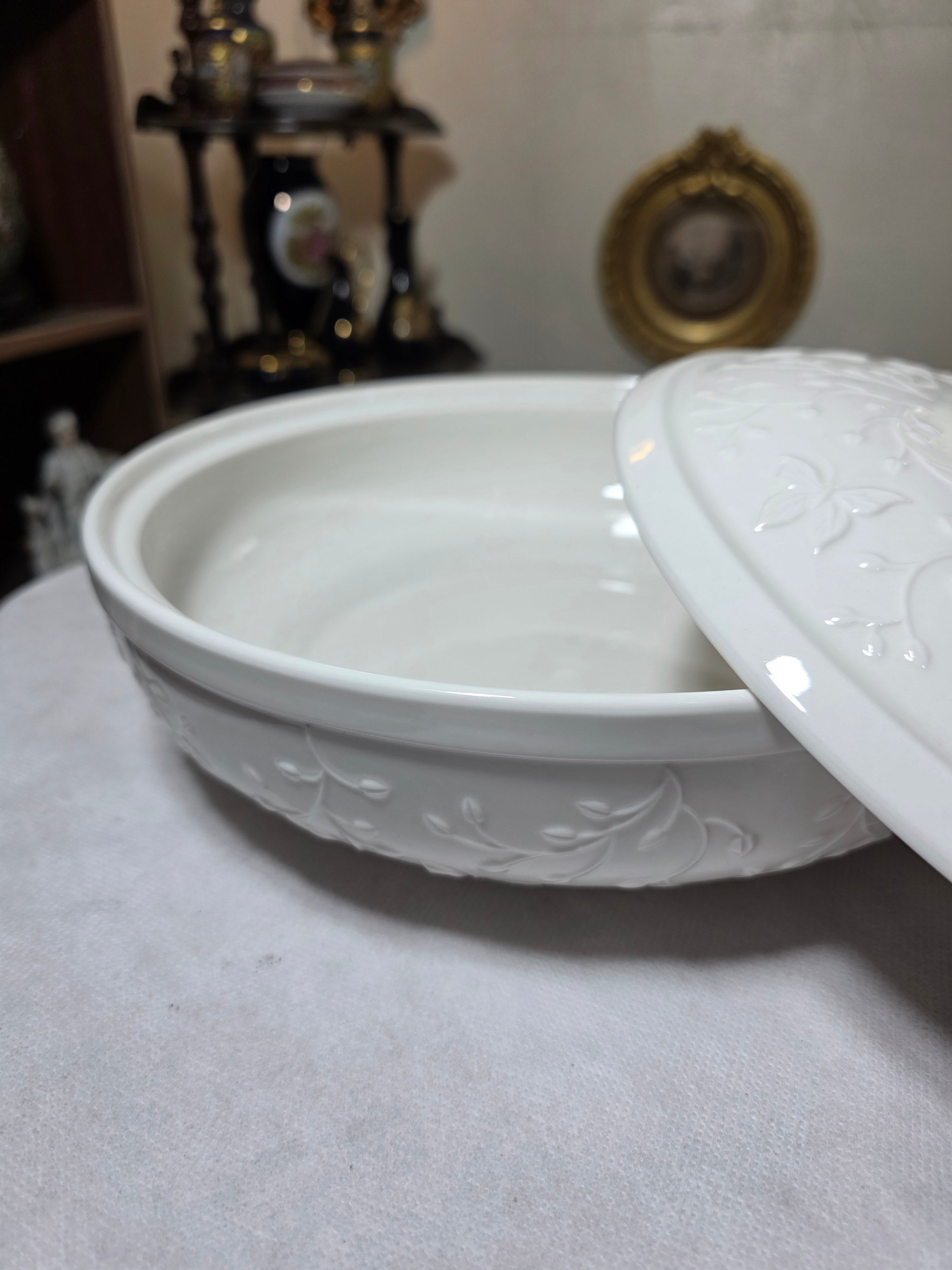 Ivory Lace Covered Bowl