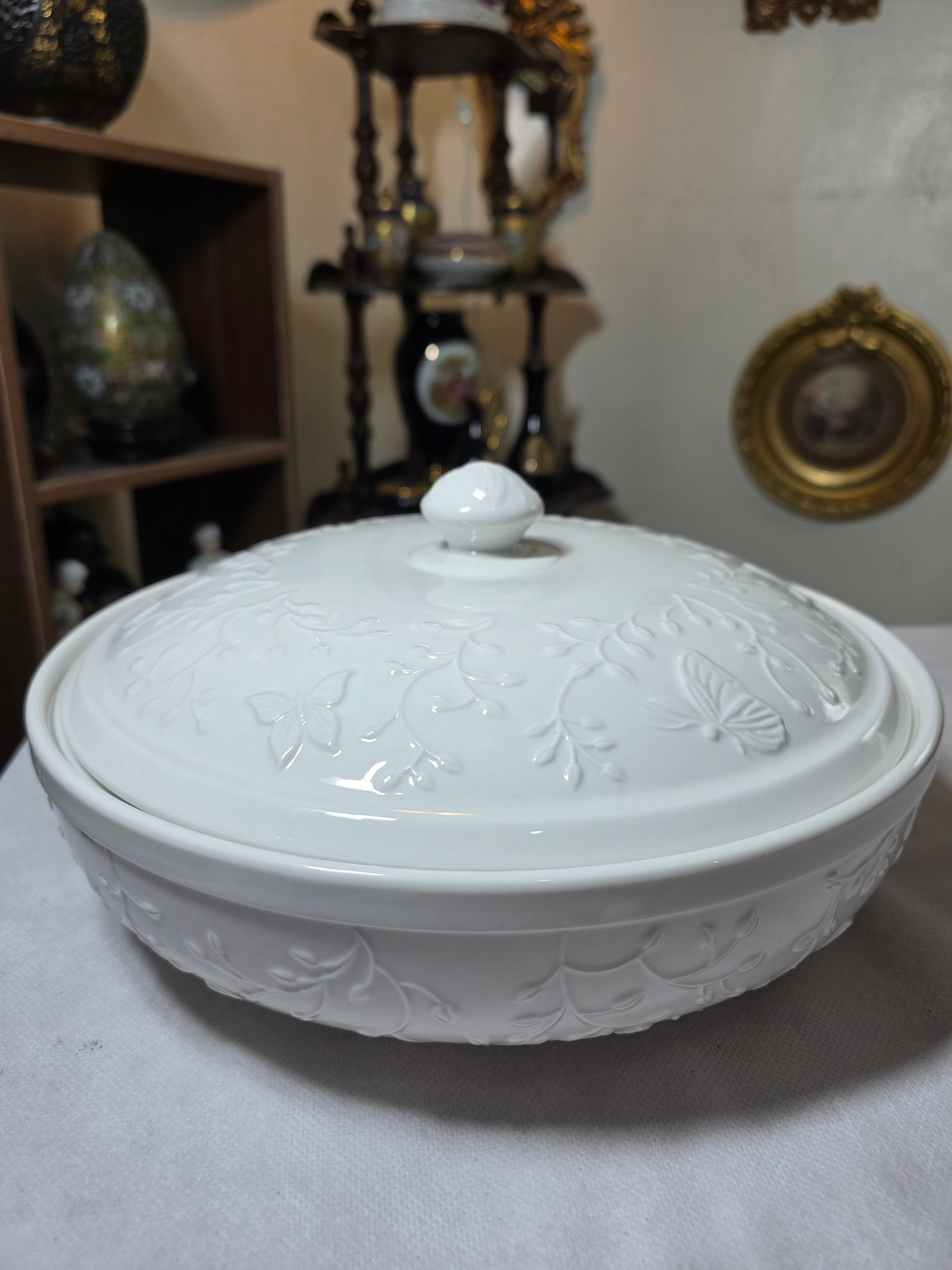 Ivory Lace Covered Bowl