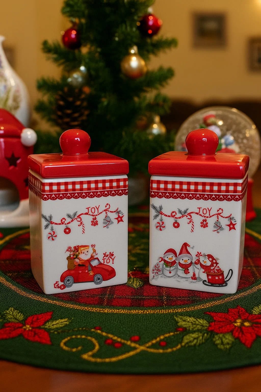 Tiny Santa-themed ceramic jars