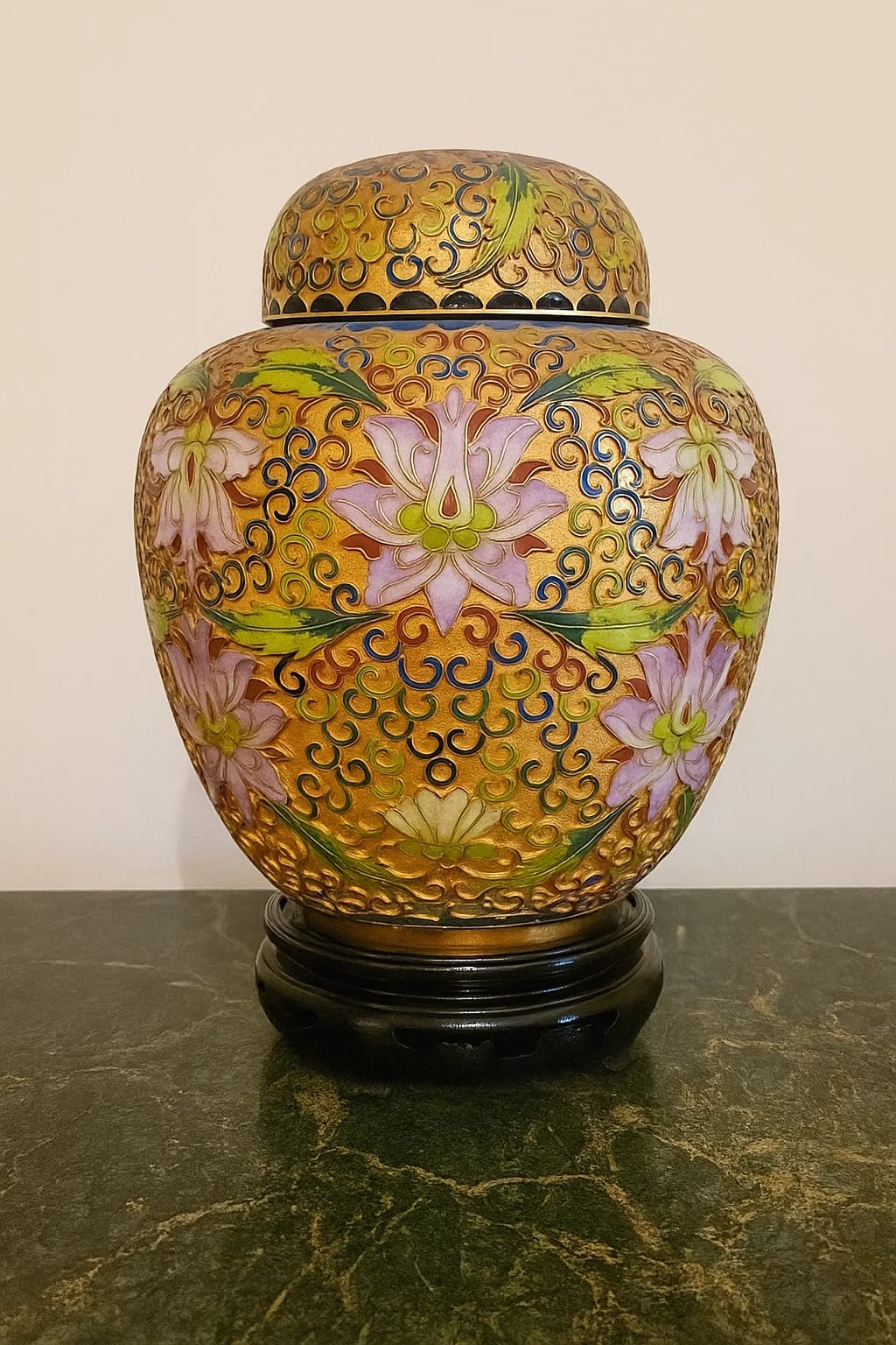 Cloisonné vase with a domed lid