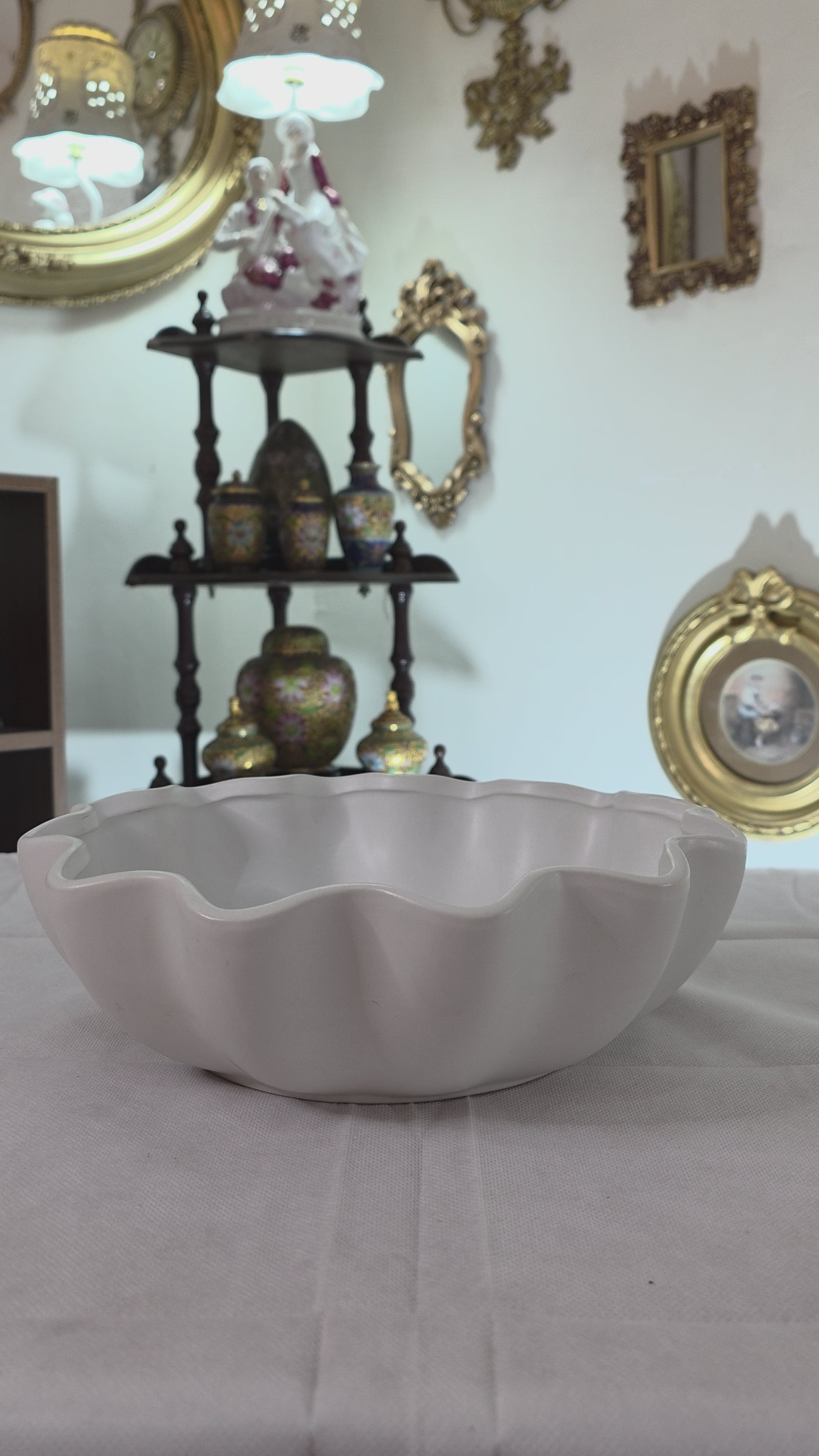 Wavy Ceramic serving bowl