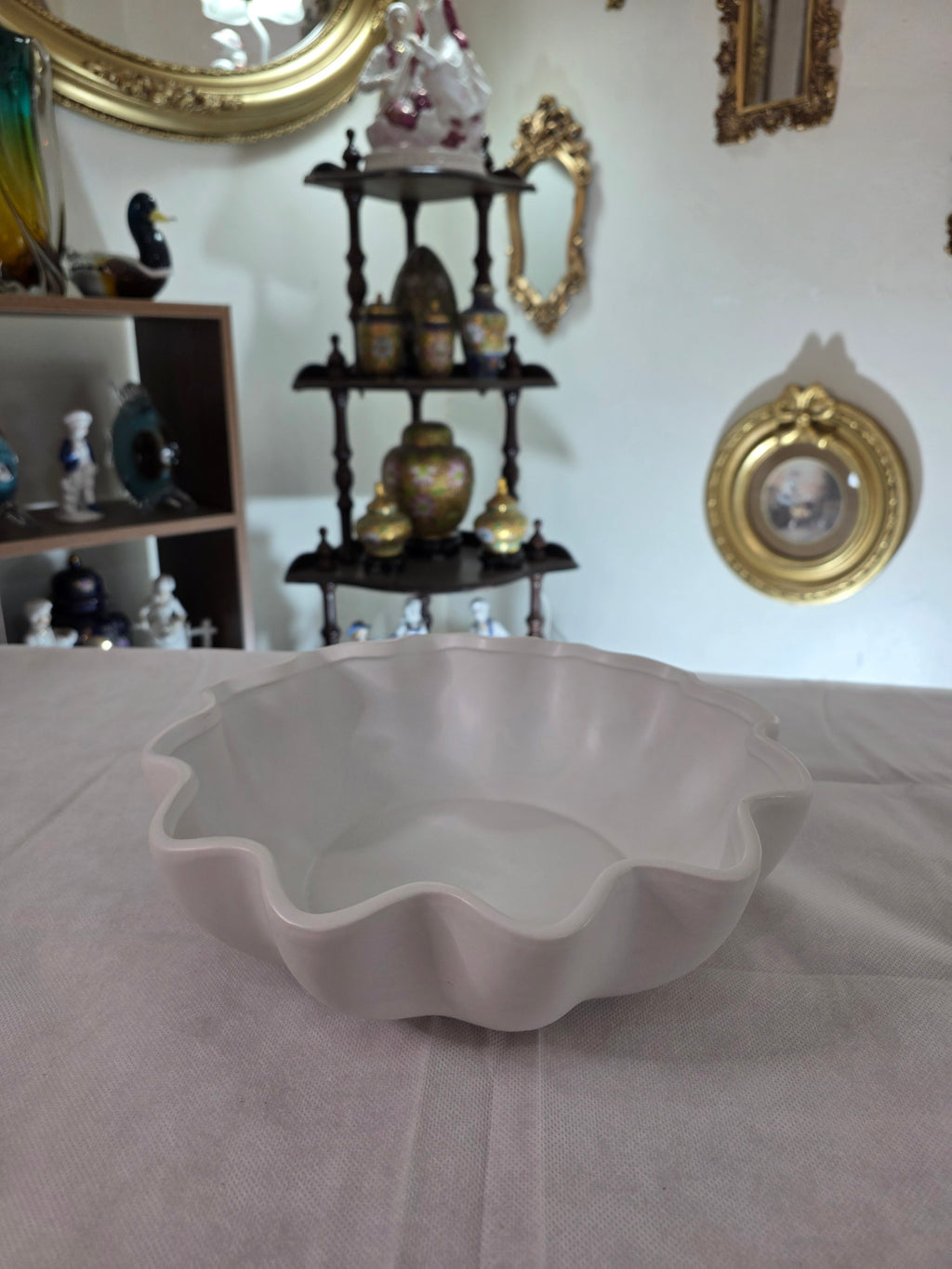 Wavy Ceramic serving bowl