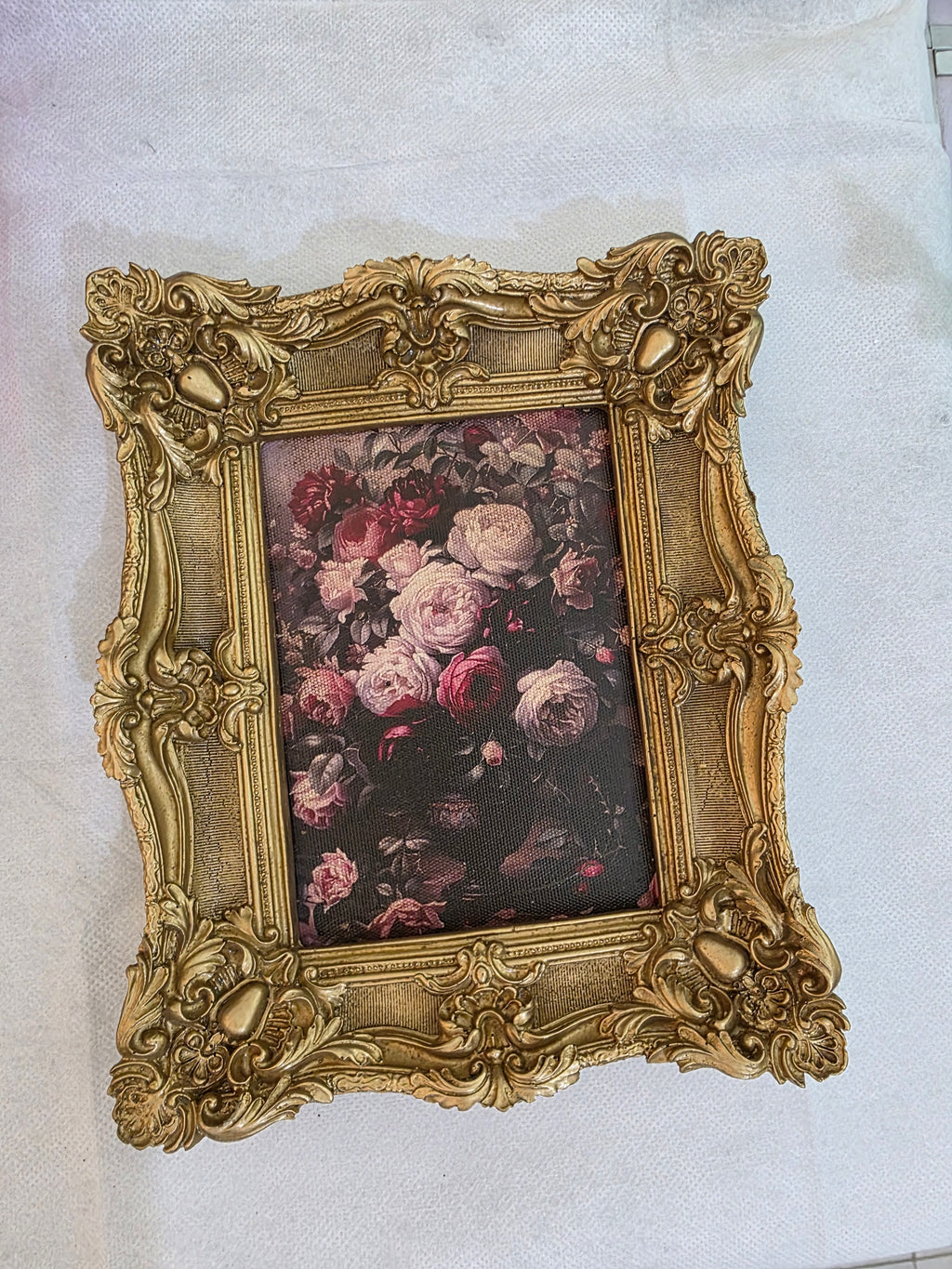 Vintage Floral Artwork Frame – Gold Baroque Elegance