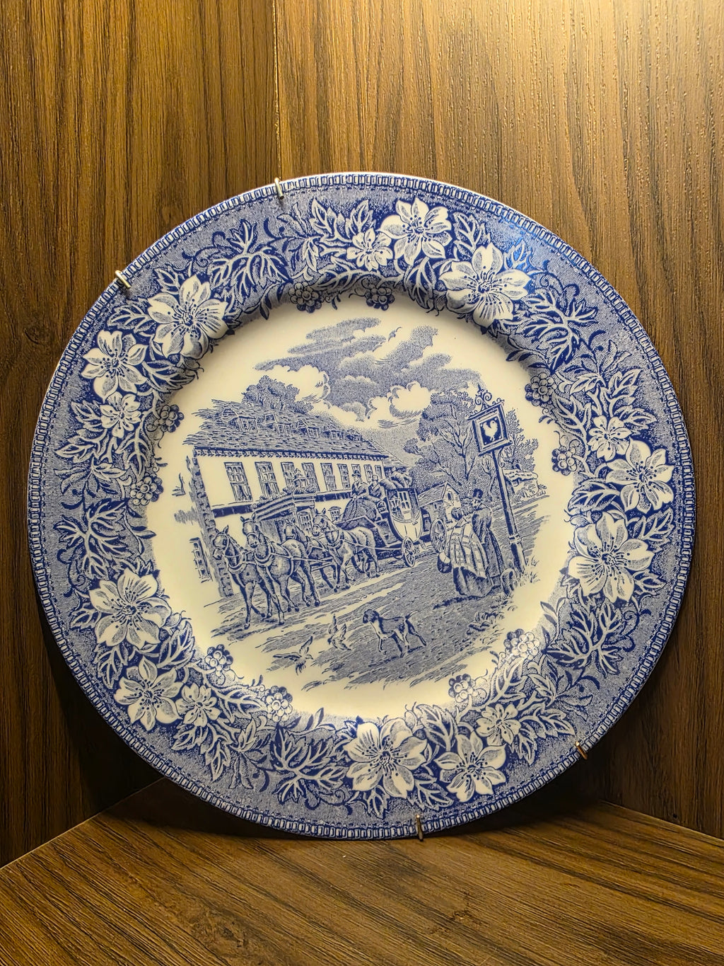 Vintage Bleu Blanc Countryside Plate