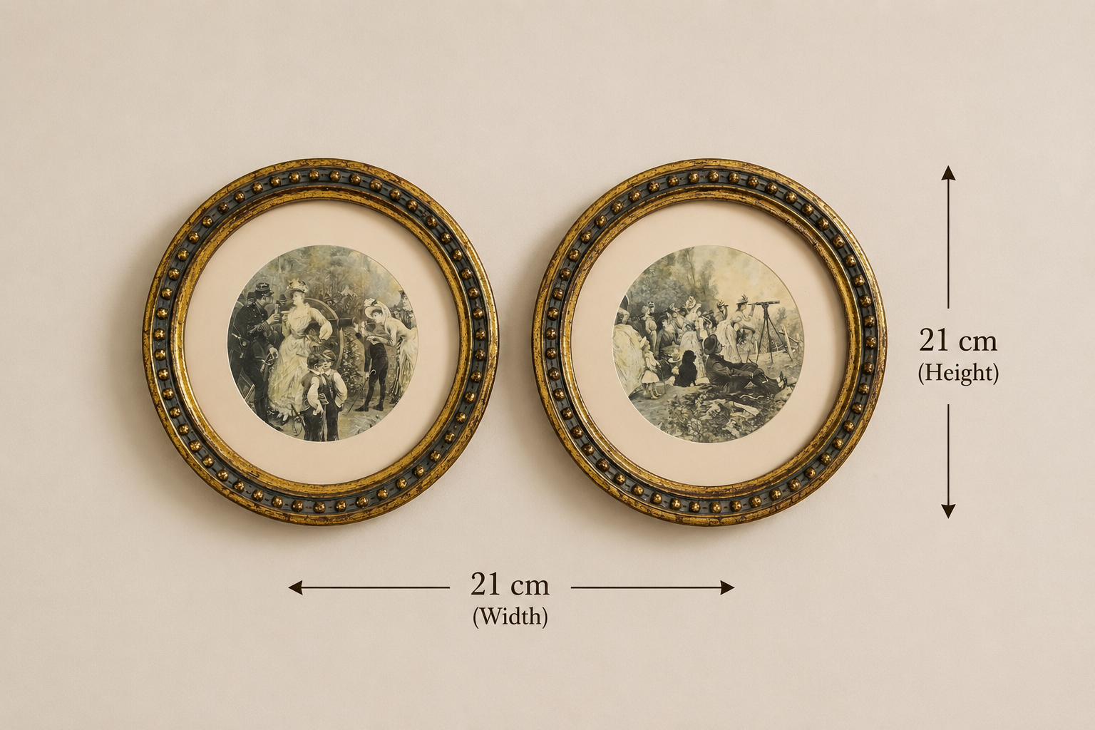 Round Vintage Gallery Pair