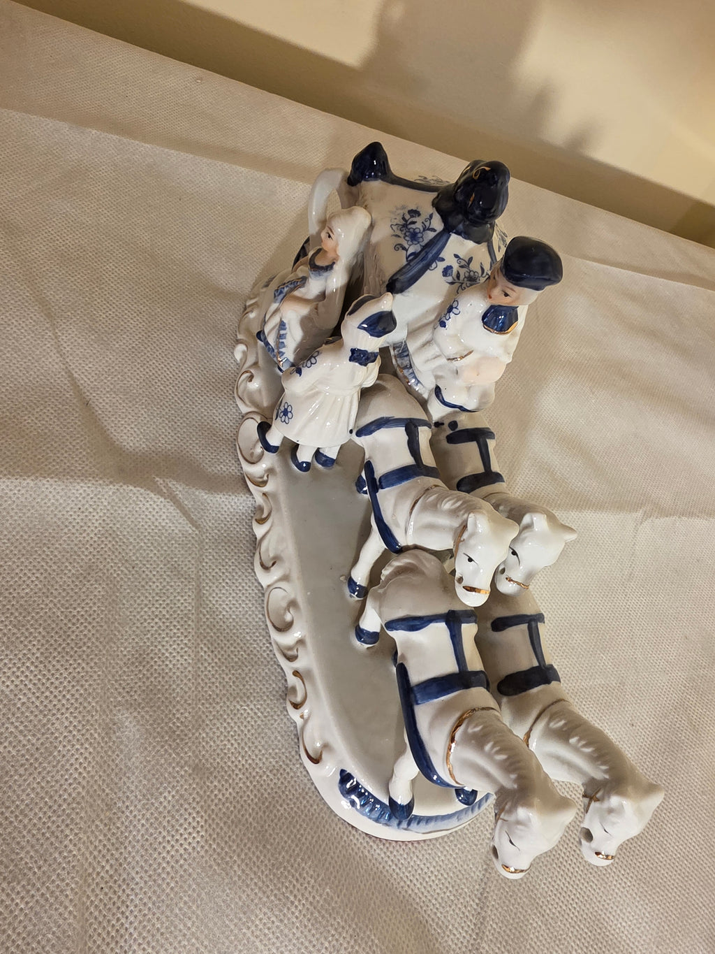 Vintage Blue and White Porcelain 4-Horse Drawn Carriage Figurine – Gilded Rococo Court Scene