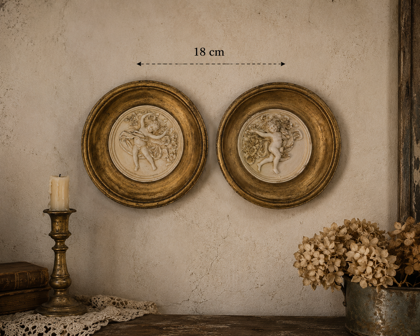 Pair of vintage-style resin wall plaques