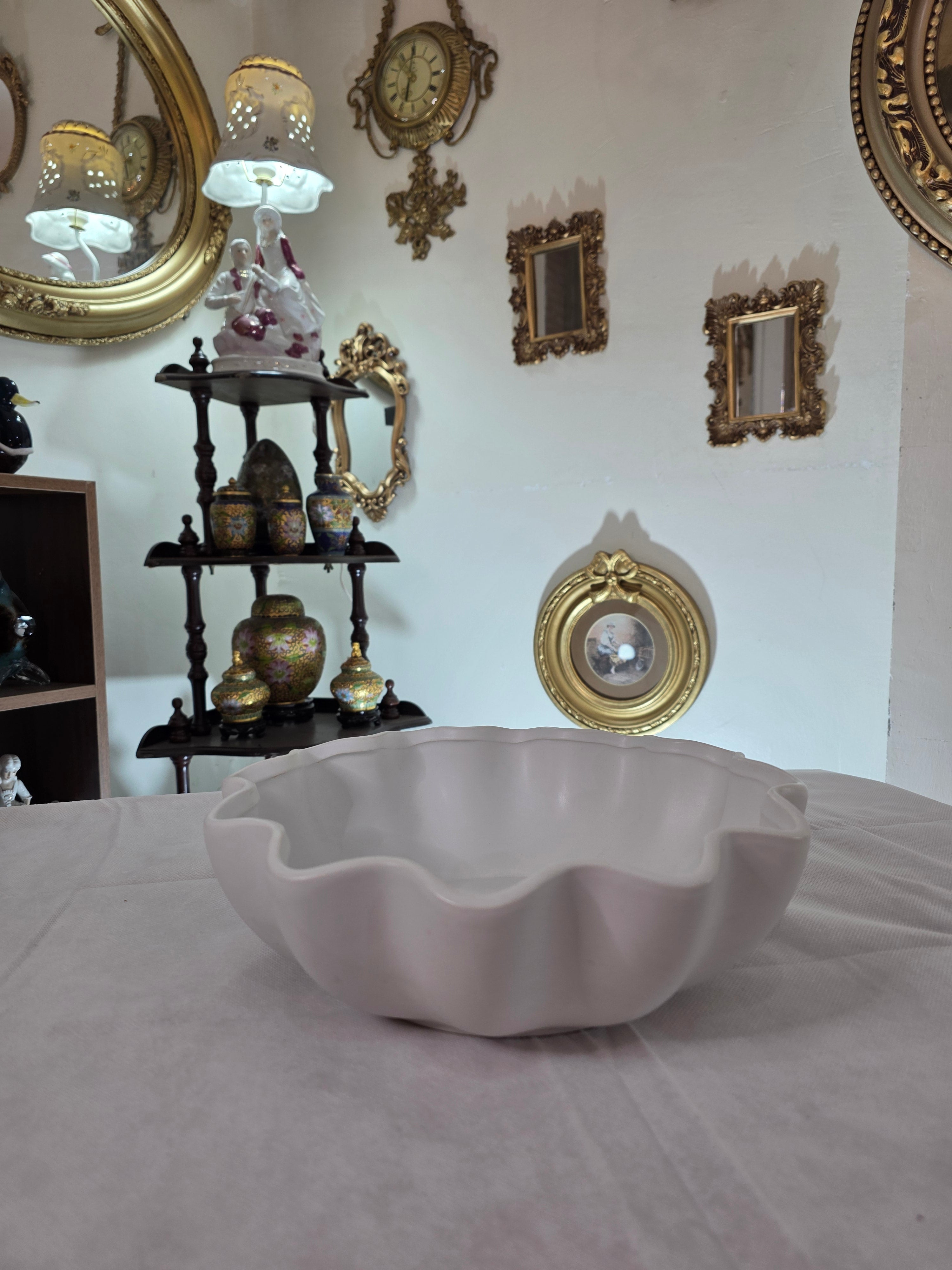 Wavy Ceramic serving bowl