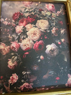 Vintage Floral Artwork Frame – Gold Classic Elegance