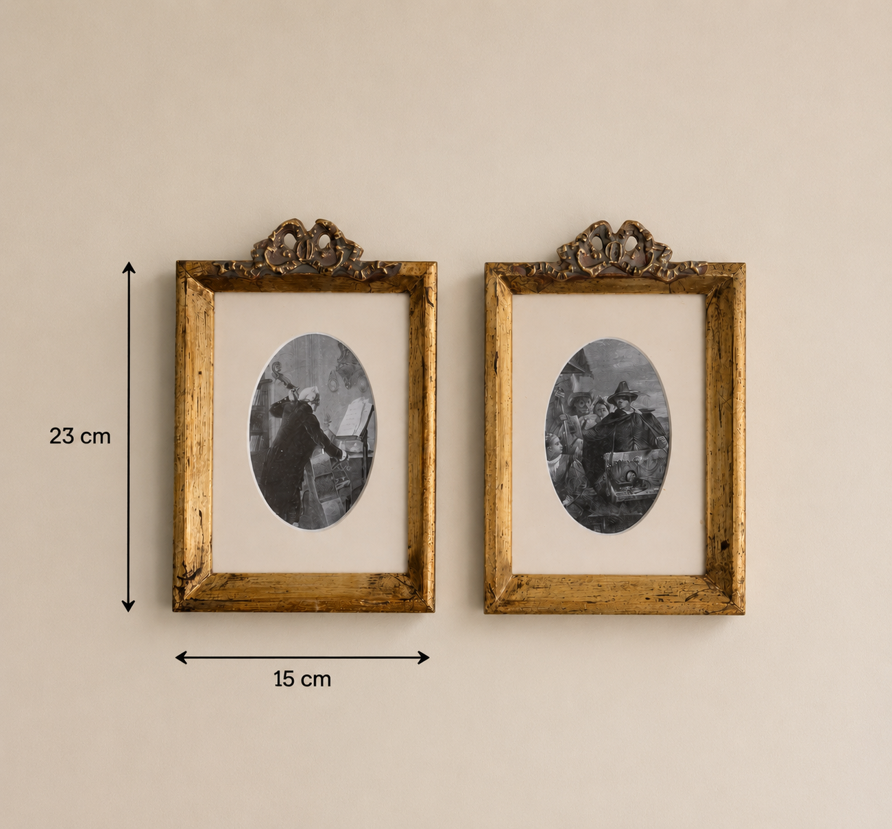 Antique style Framed Gravure Duo ✨