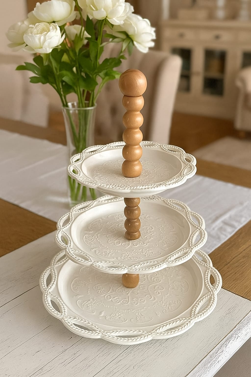 1 x 3-tier ceramic cake stand with
wood center post