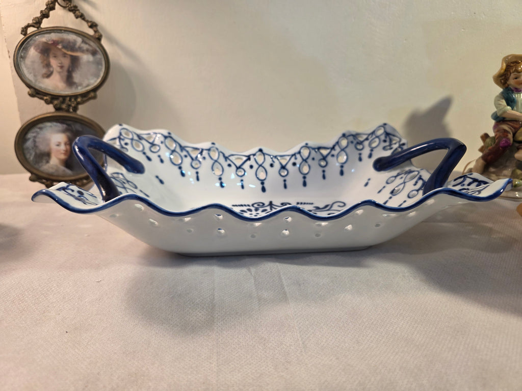 Bleu Blanc Scalloped Serving Bowl with Dual Handles - 30 cm