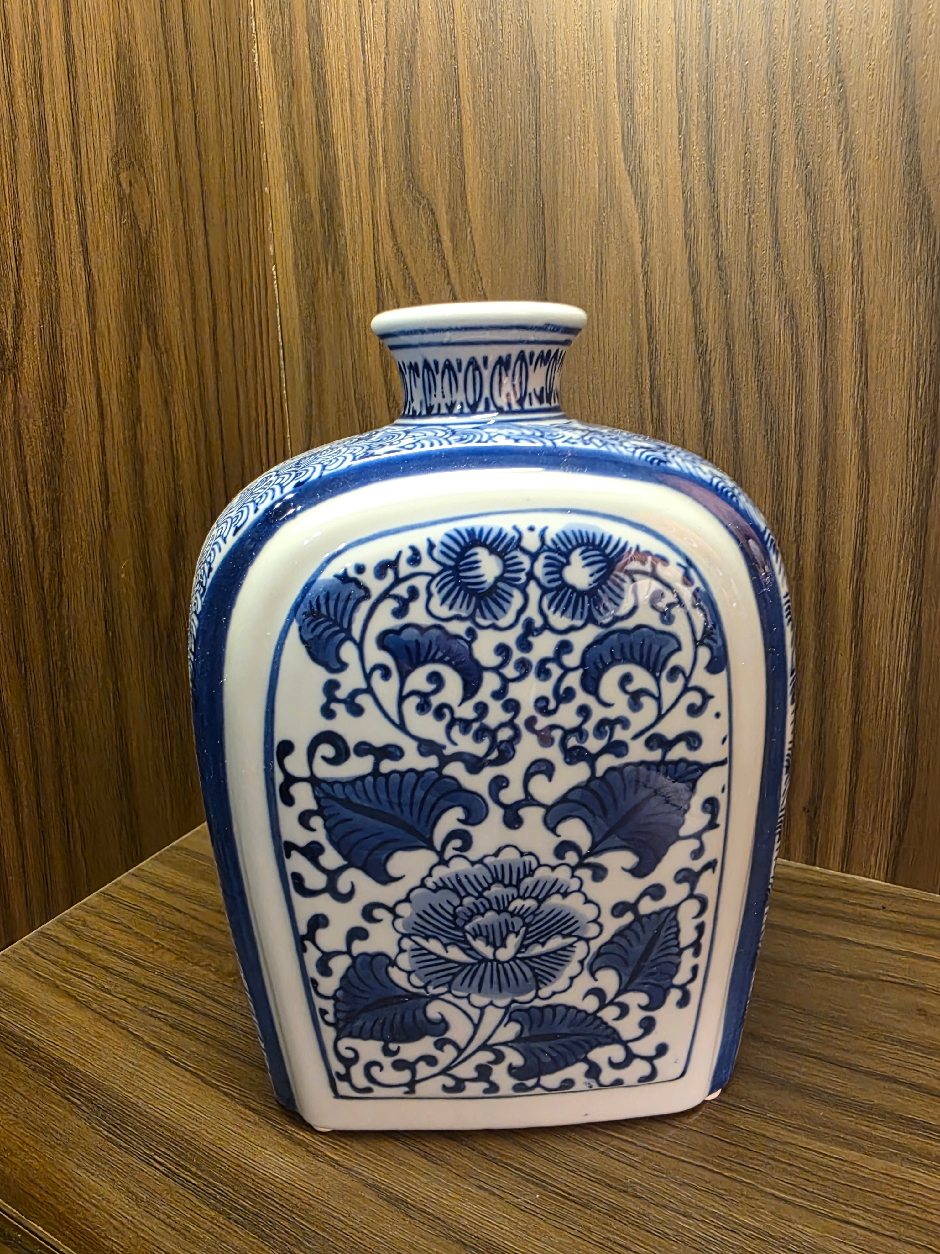 Bleu Blanc blossom vase