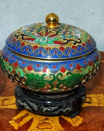Vintage Cloisonné bonboniere with Floral Motifs