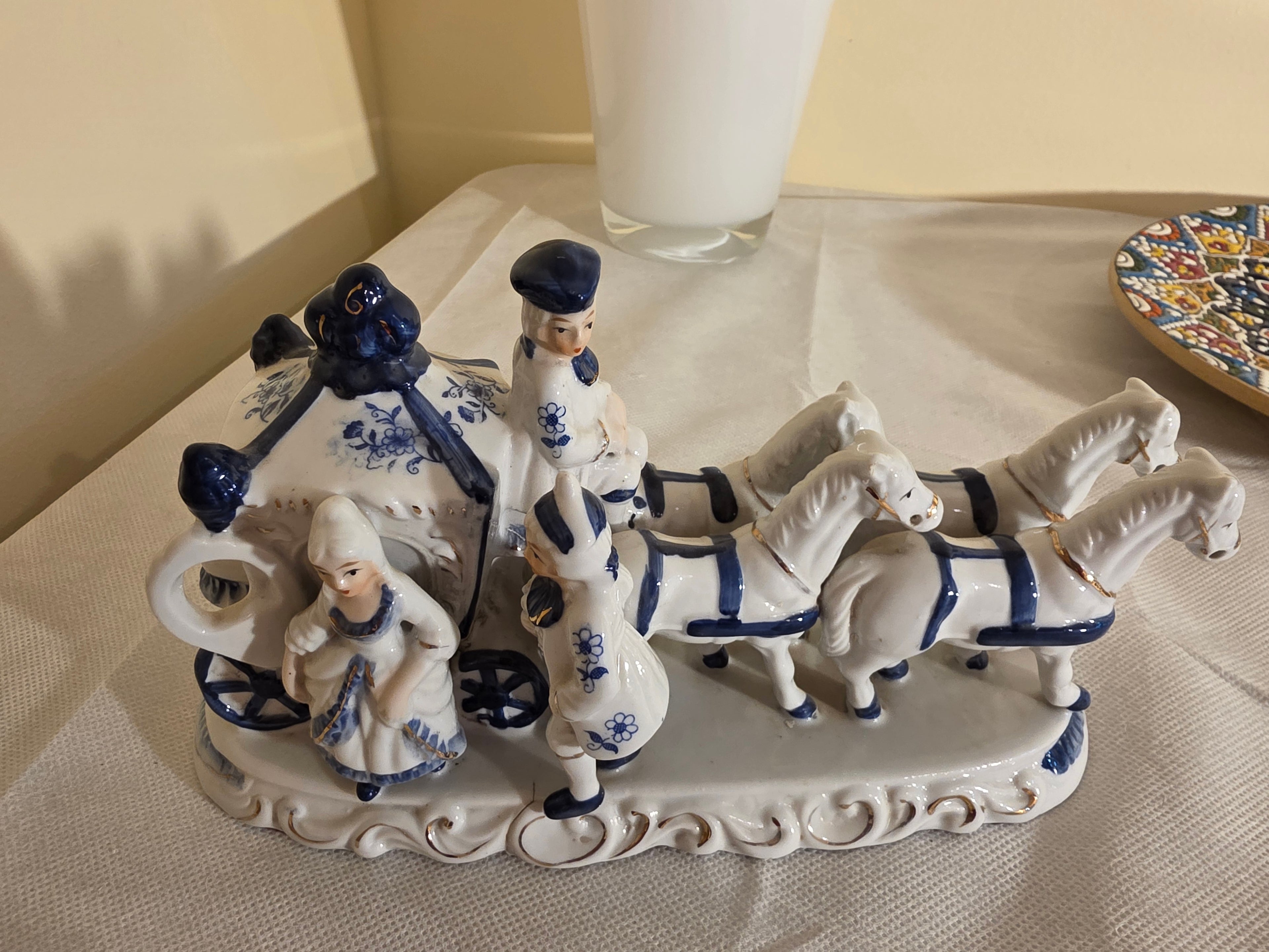 Vintage Blue and White Porcelain 4-Horse Drawn Carriage Figurine – Gilded Rococo Court Scene