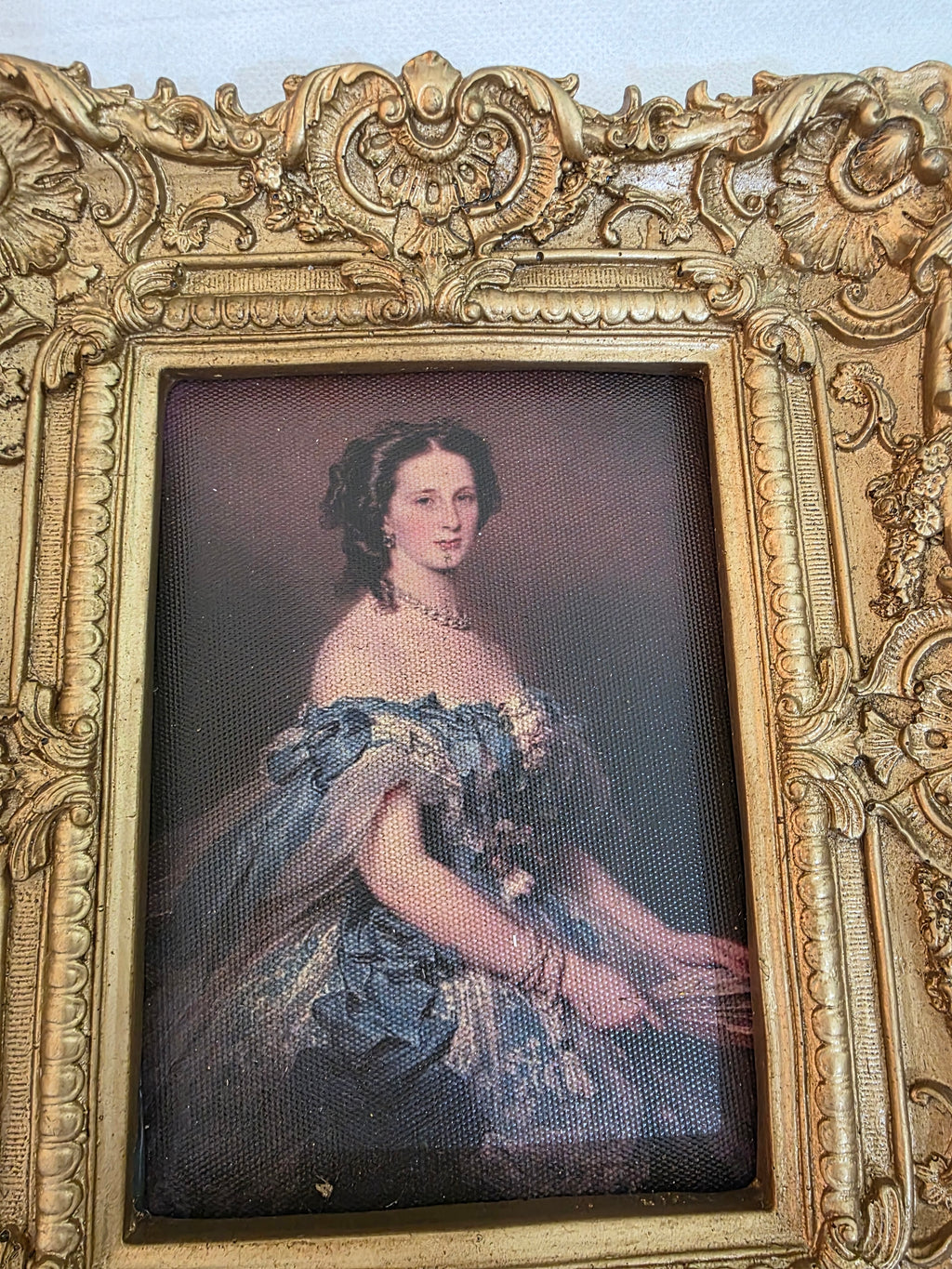 Vintage Lady Portrait Frame – Gold Baroque Elegance