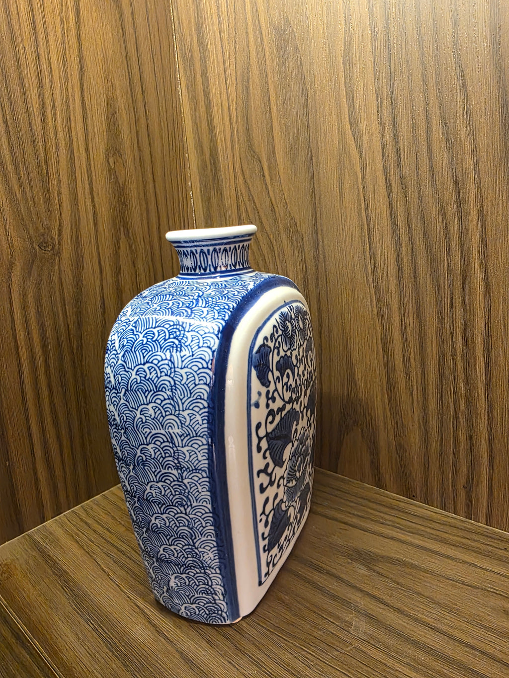 Bleu Blanc blossom vase