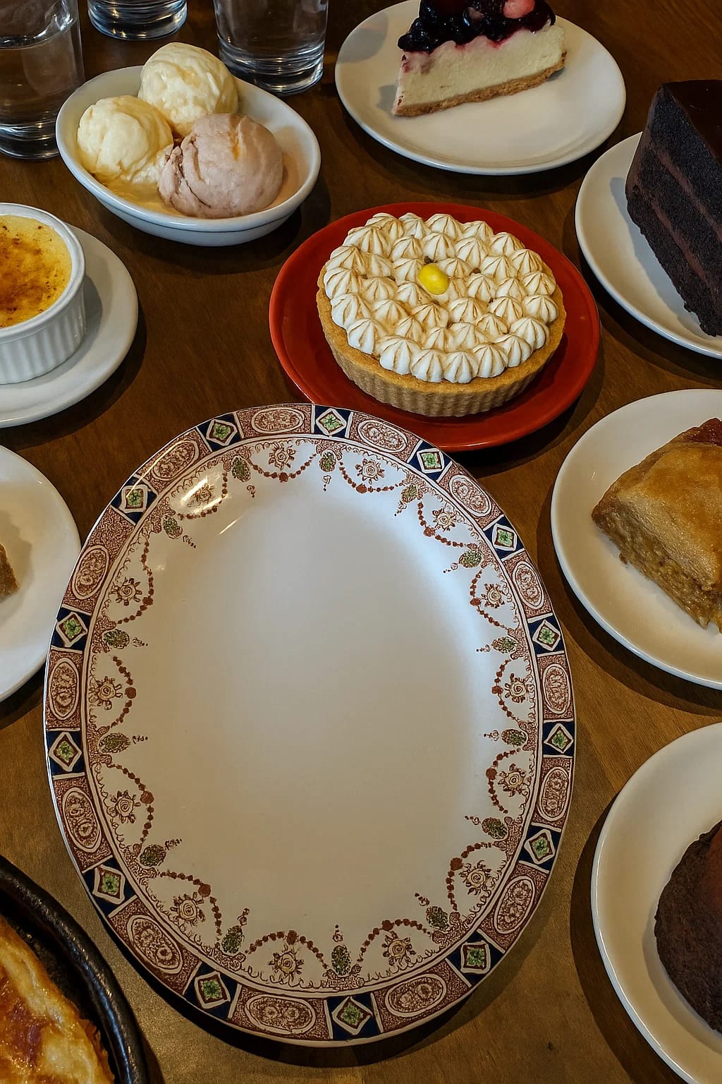 Devon English Serving Plate — 30\text{ cm} Oval Platter