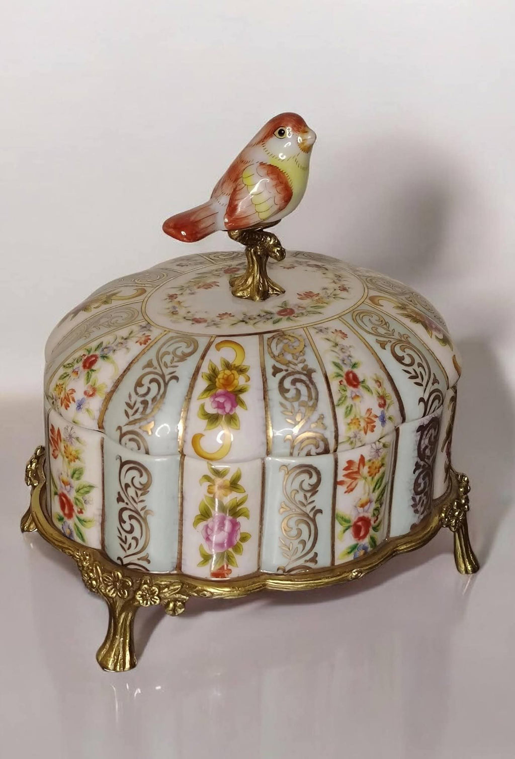 Sèvres-Style Porcelain Jewelry Box with Bird Finial – Château Paris