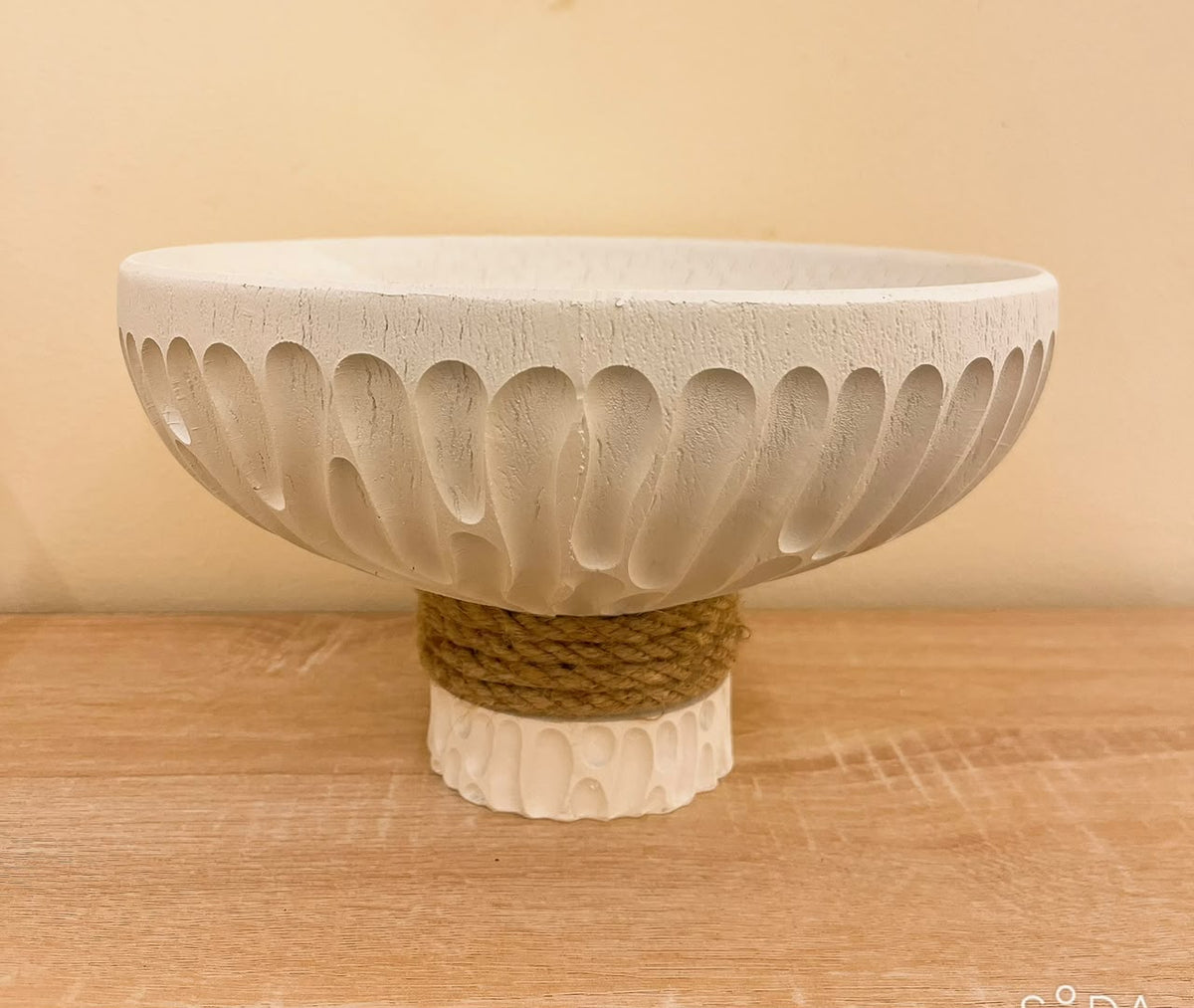 🤍 The Ivory Sculpted Pedestal Bowl