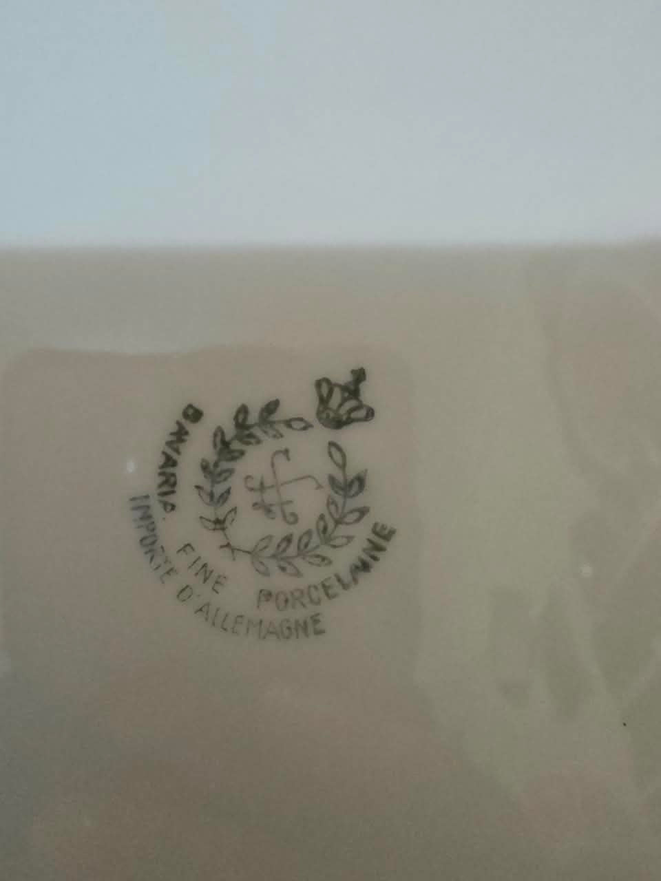 Vintage Bavarian Fine Porcelaine "Love Story" Cabinet Plate – Ornate Gold Filigree Border