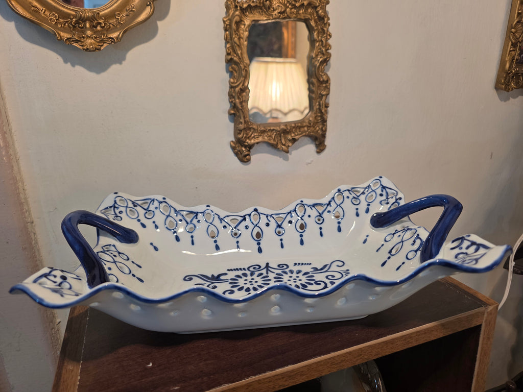 Bleu Blanc Scalloped Serving Bowl with Dual Handles - 25 cm