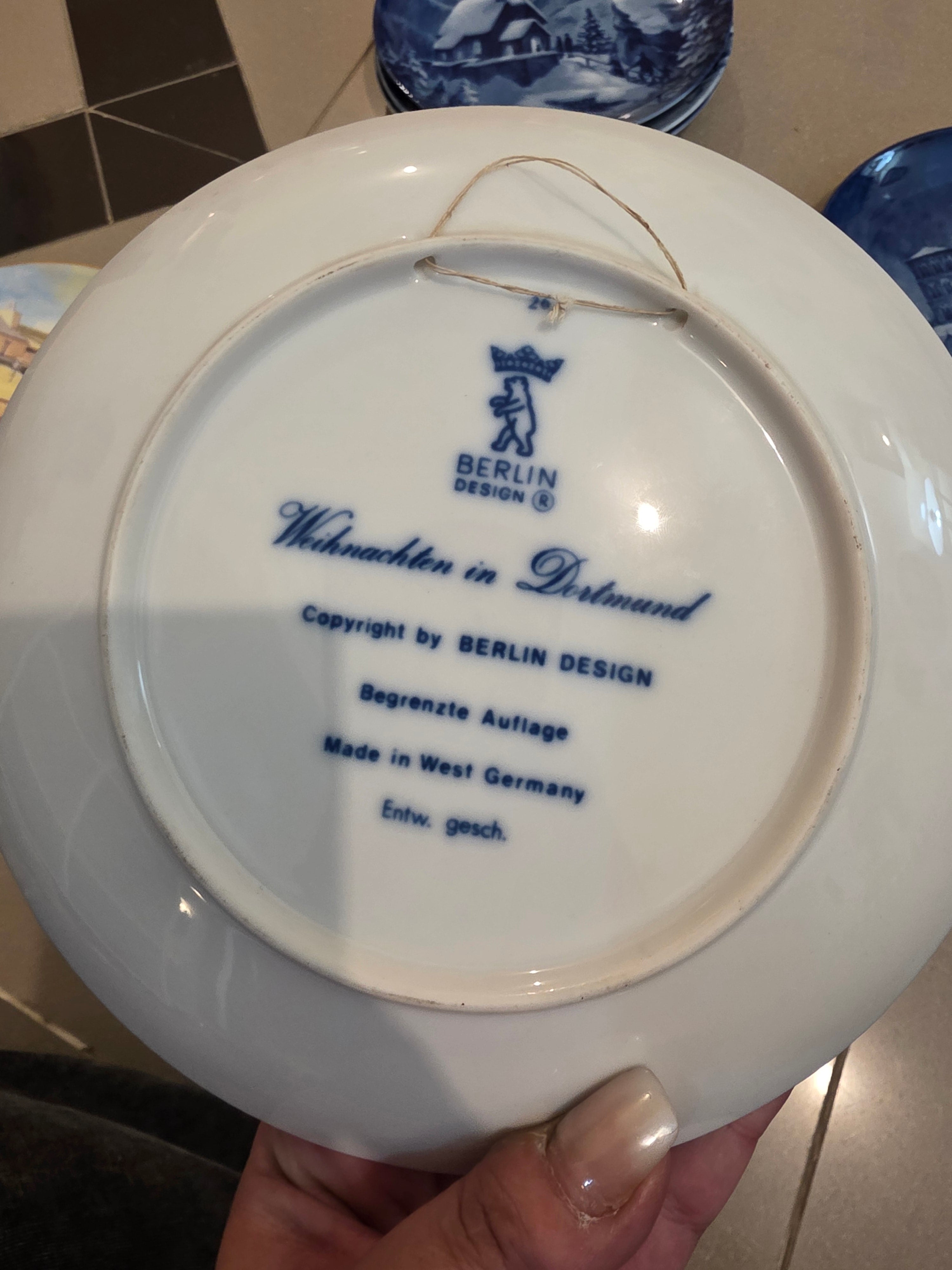 Christmas Village Arrival – Limited Edition Collector Plate (1975)