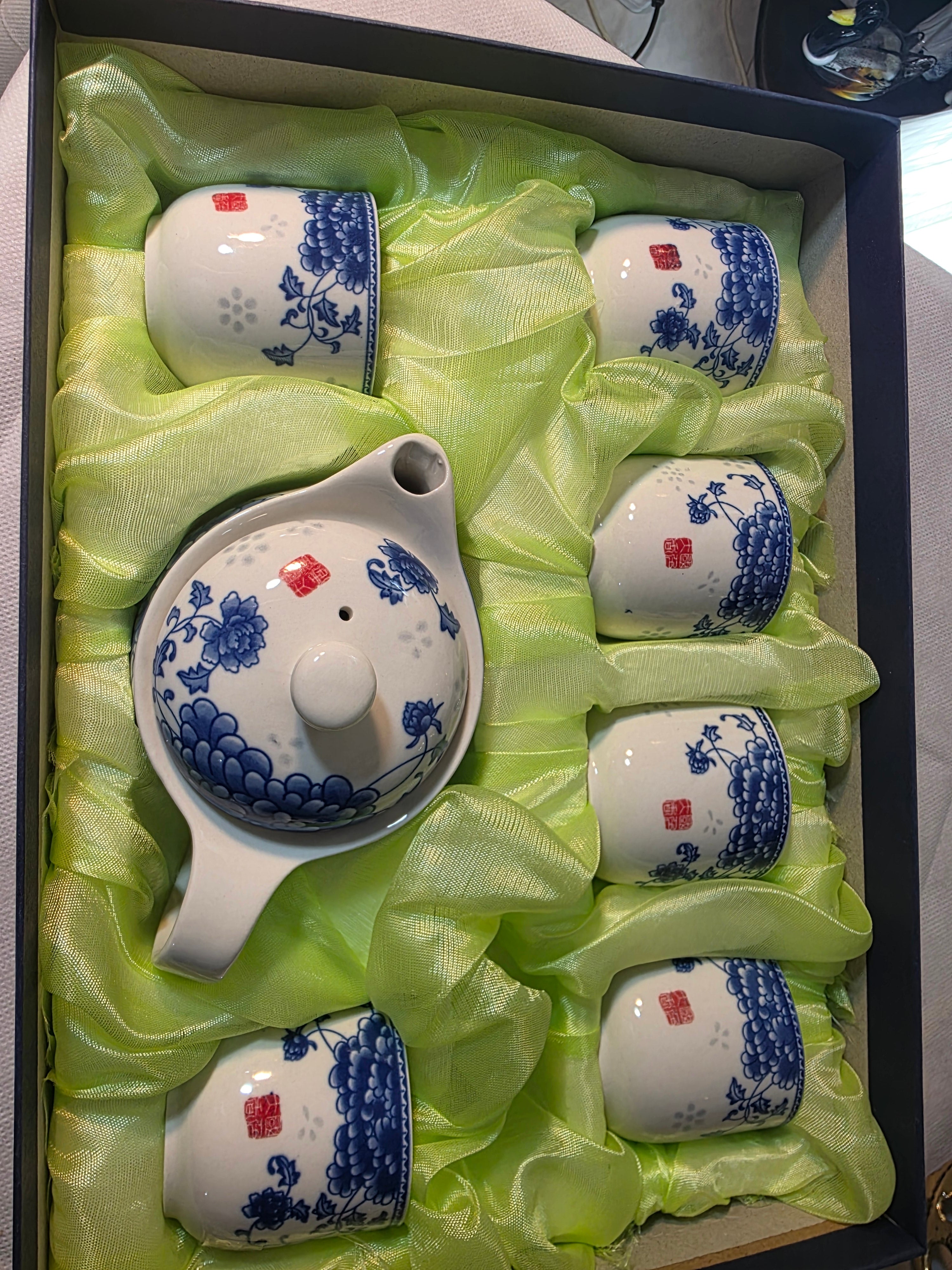 Bleu Blanc Porcelain Tea Set