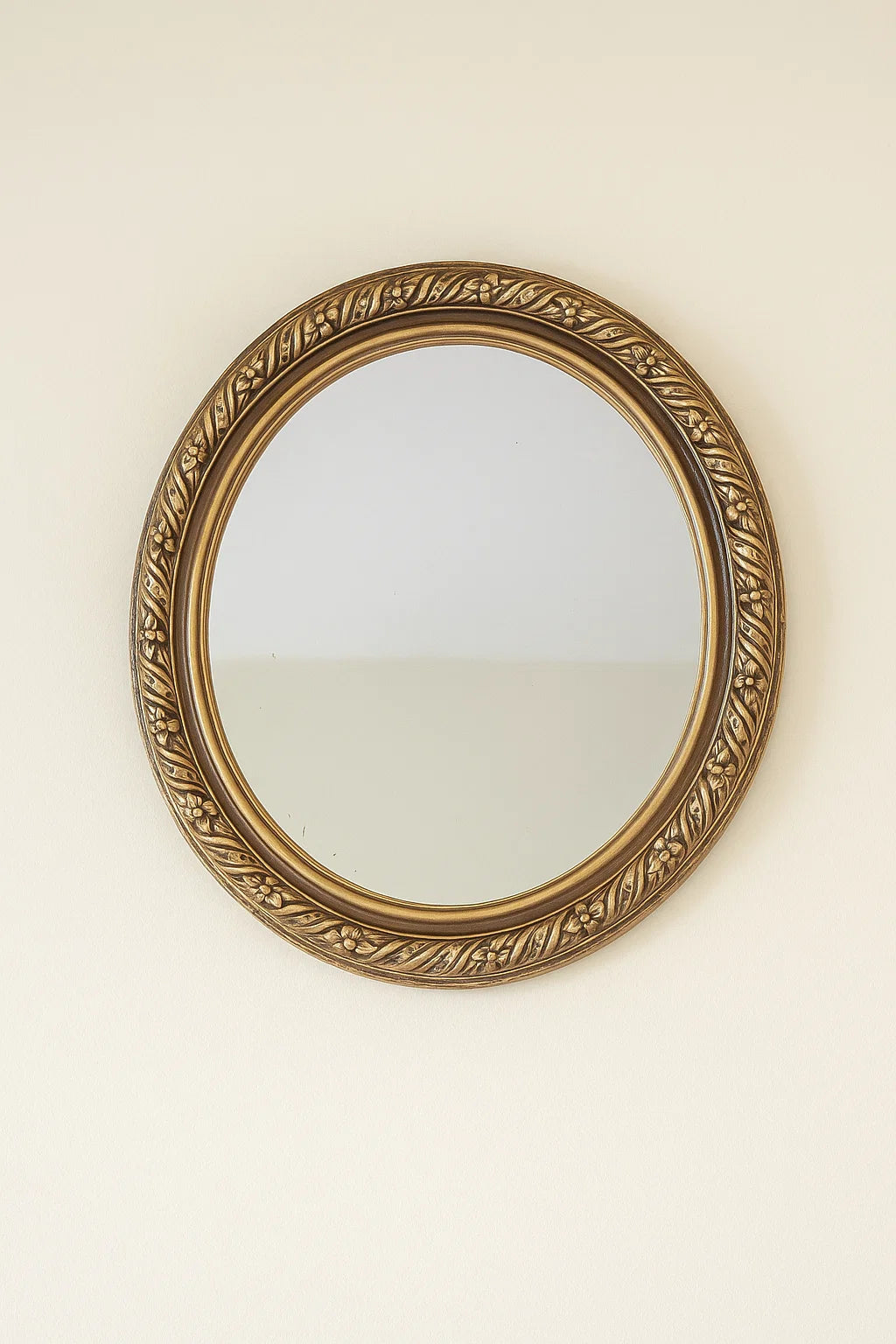 Round wall mirror