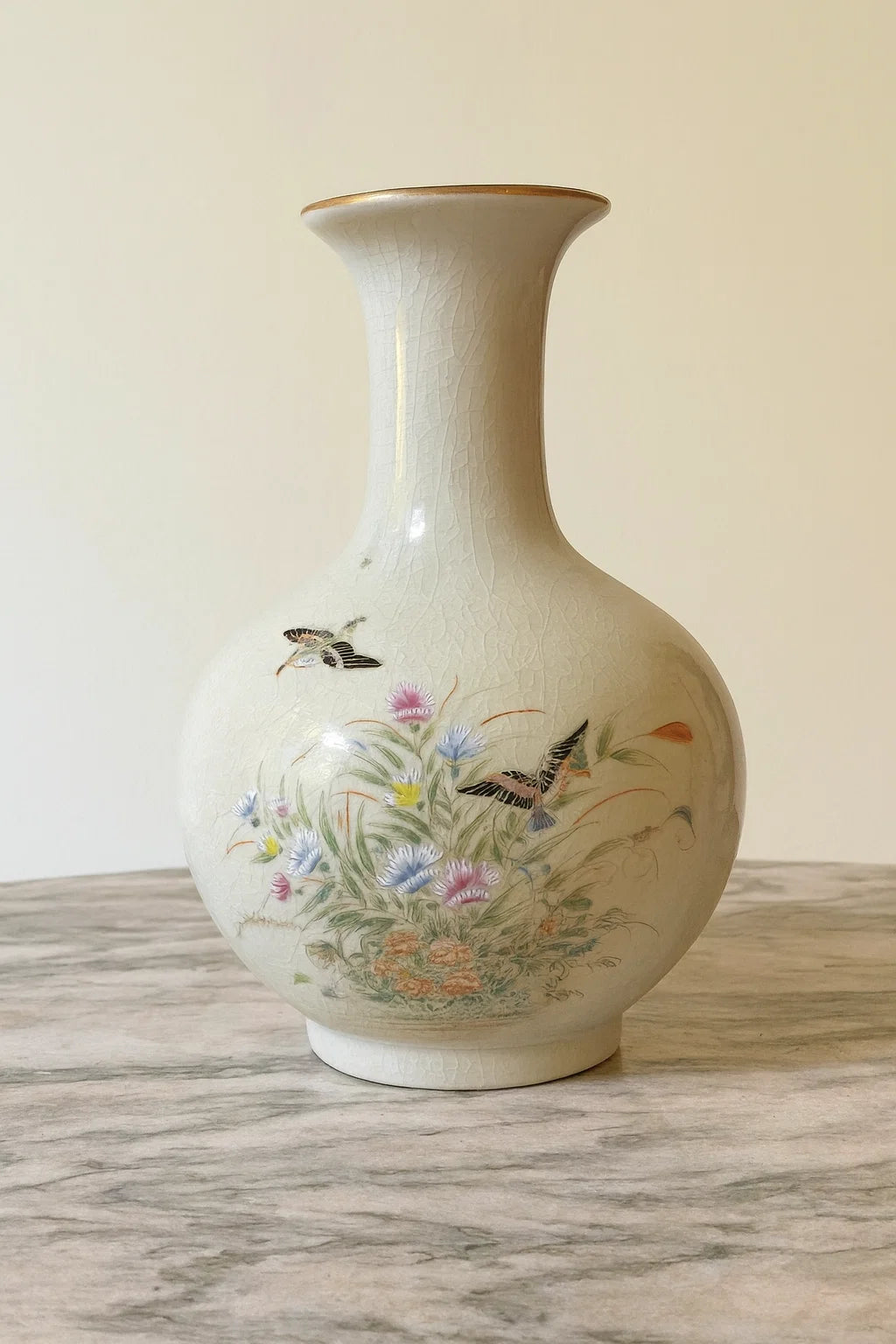 Japanese-made porcelain vase