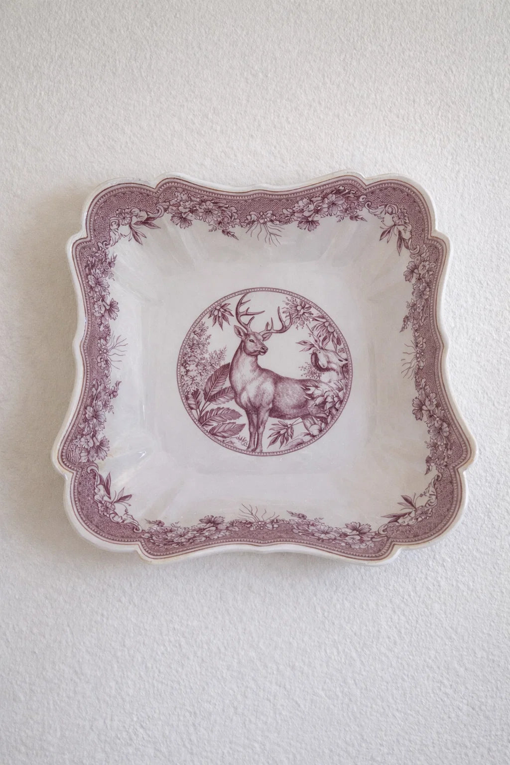 Wedgwood like Scalloped edge plate